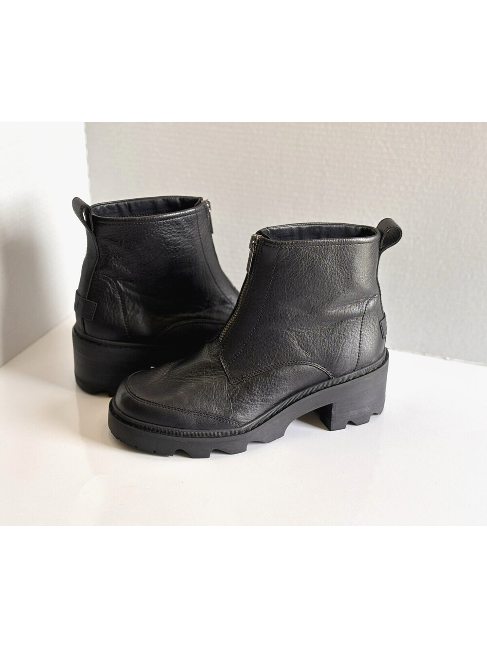 Sorel Joan Now Zip Boots Women’s Sz 10 Black Waterproof Leather Lug Chunky Sole